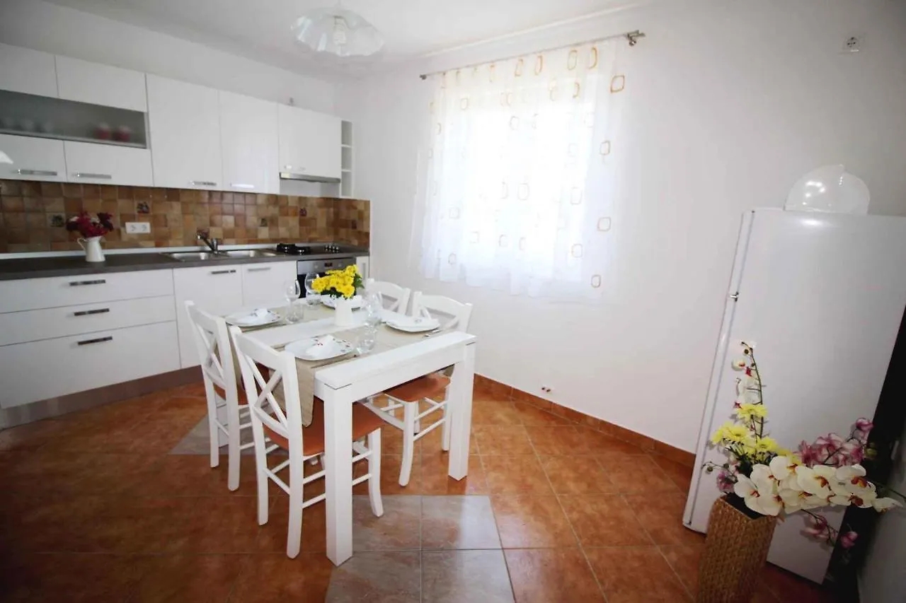 Apartment In Porec/Istrien 31448 بوريتش